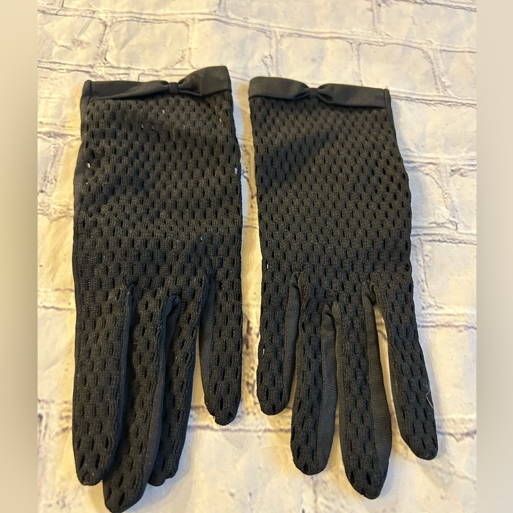 VINTAGE 100% NYLON MADE IN JAPAN BLACK GLOVES WITH CUTOUTS FITS 6.5-8.5